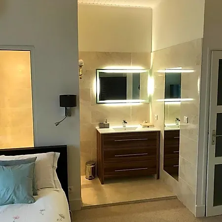 Domaine Du Beau Rivage Bed and Breakfast 4*